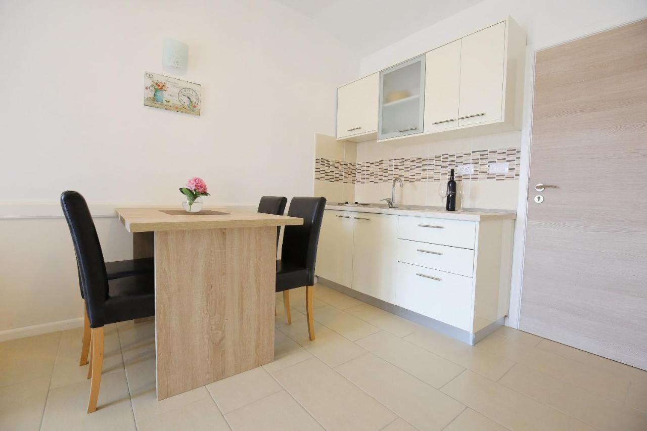 Apartmani Dane Sukošan Extérieur photo