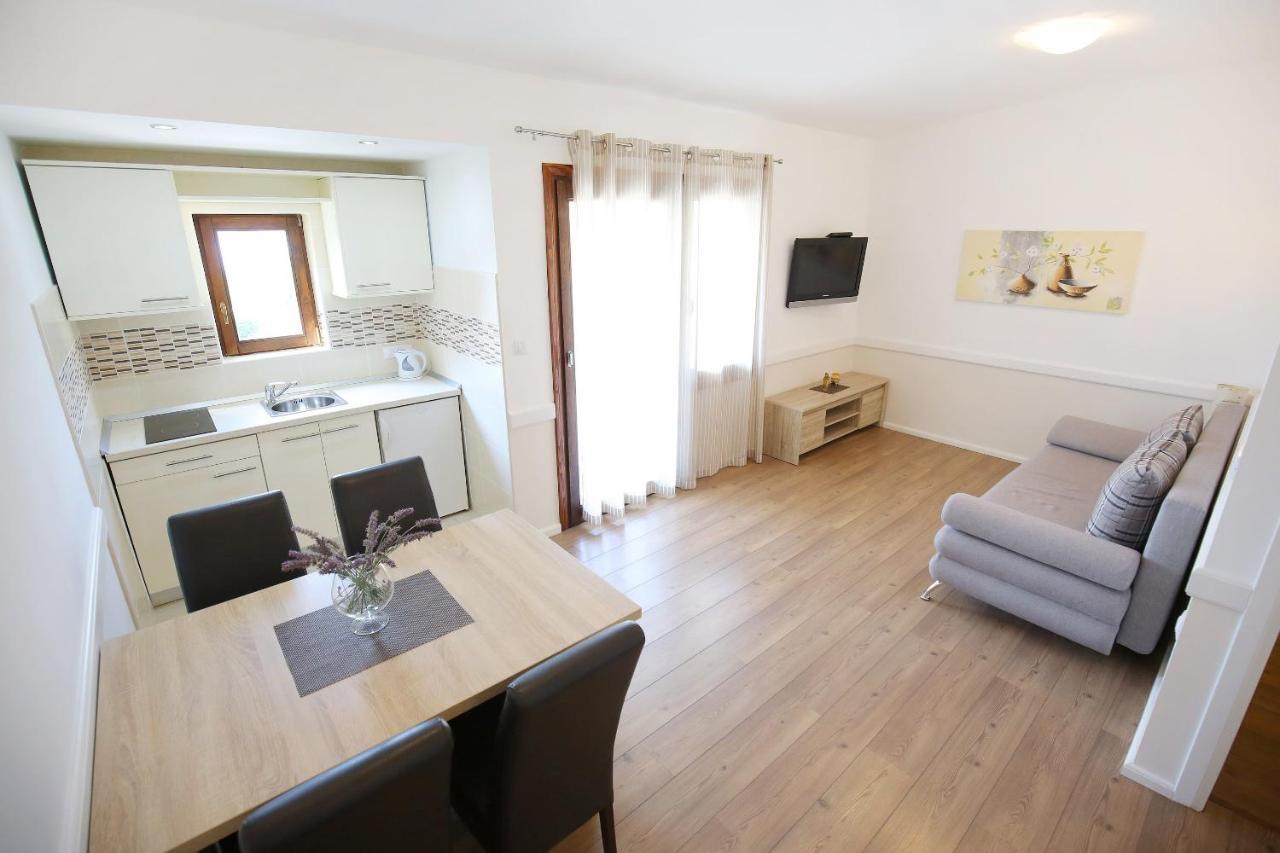 Apartmani Dane Sukošan Extérieur photo