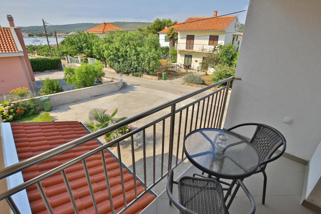 Apartmani Dane Sukošan Extérieur photo