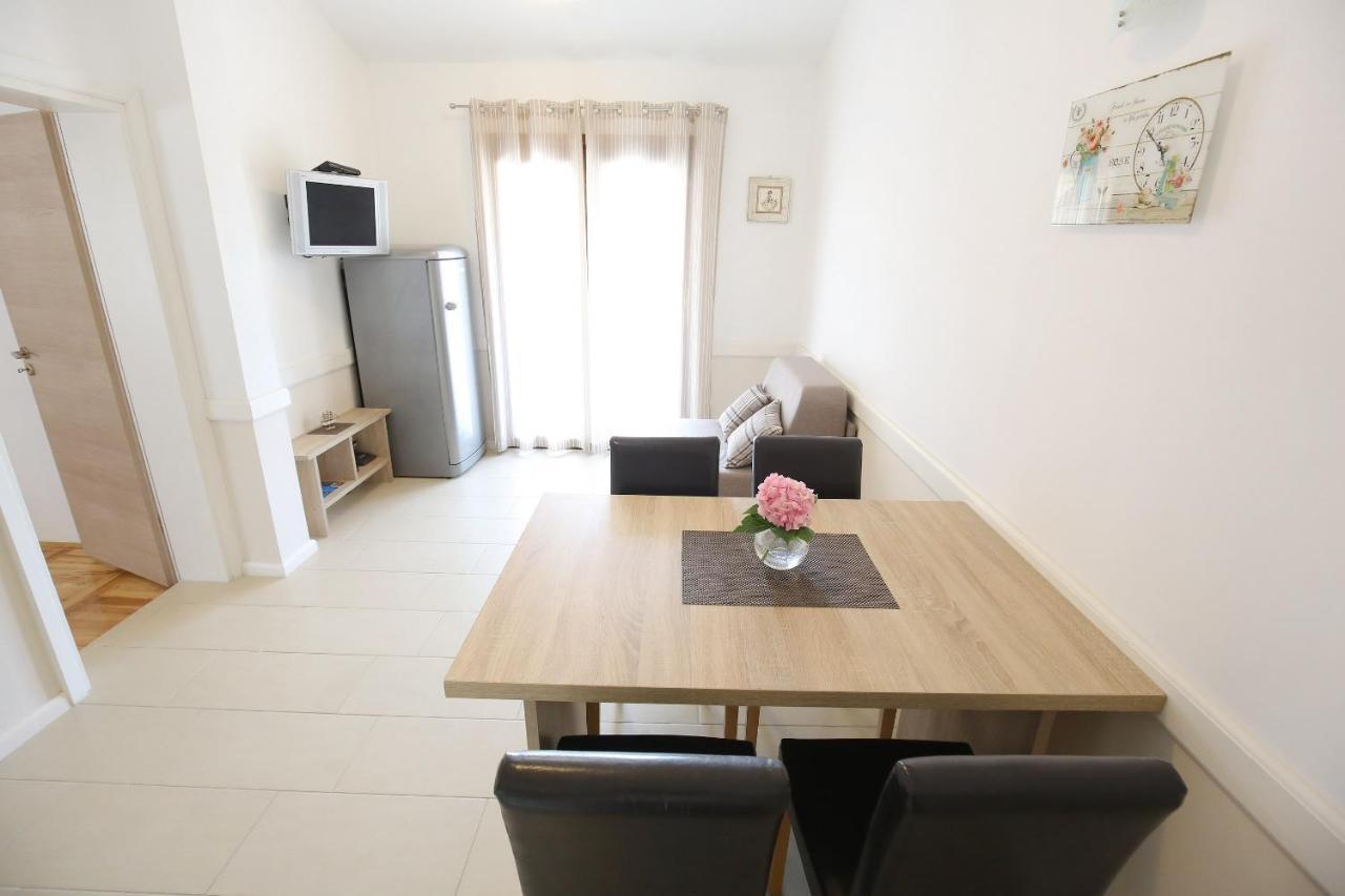 Apartmani Dane Sukošan Extérieur photo